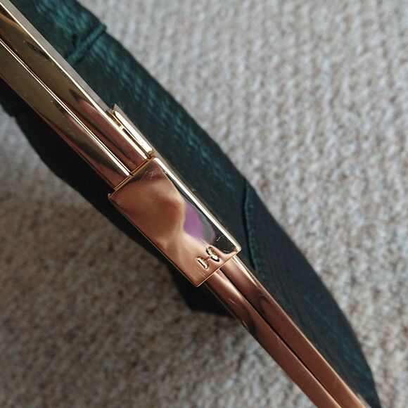 Halston Heritage foldable Frame Clutch in lux weaved green silk - Picture 6 of 15